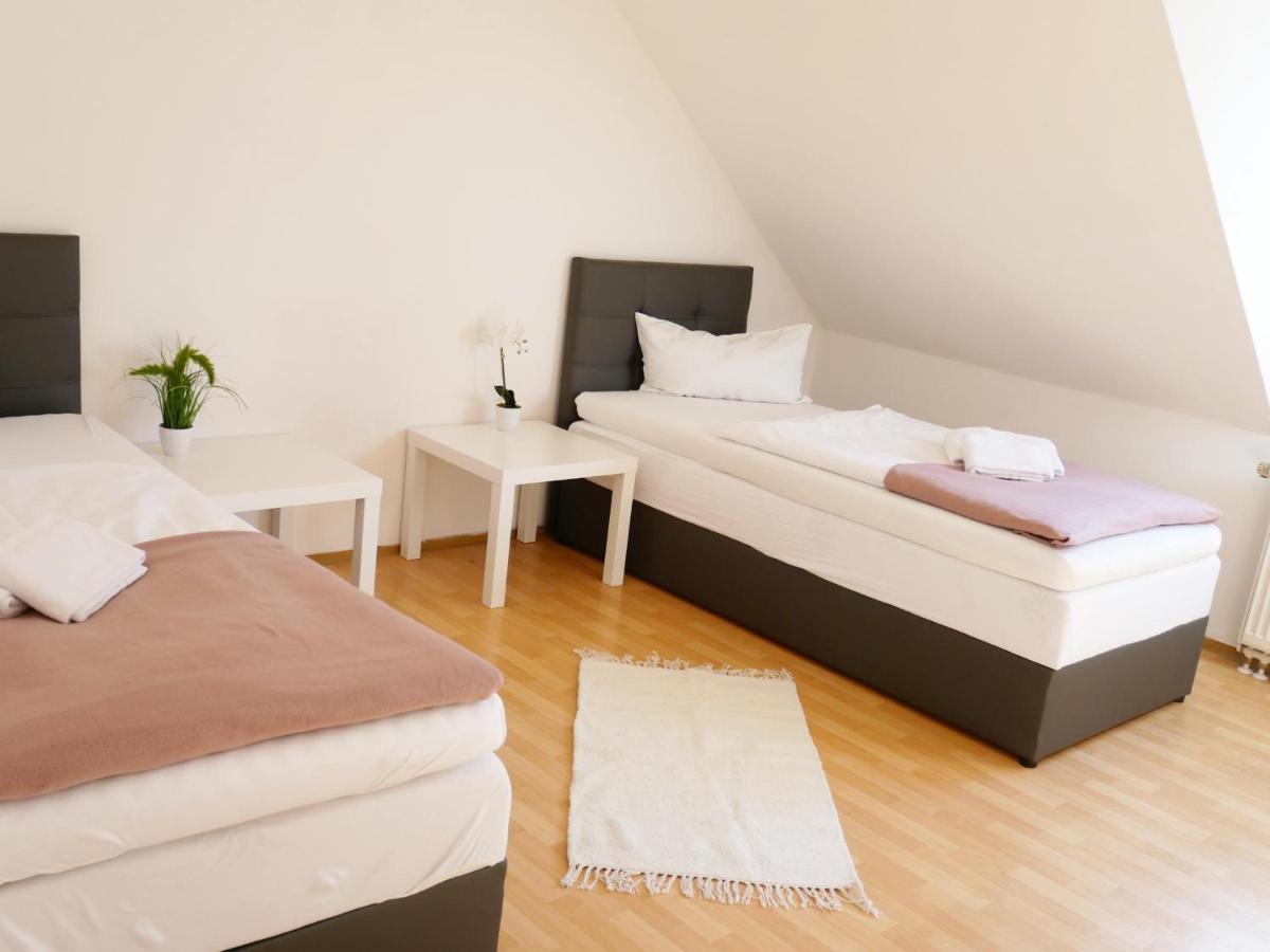 Sunnyhome Monteurwohnungen Und Apartments In Schwandorf Exterior photo